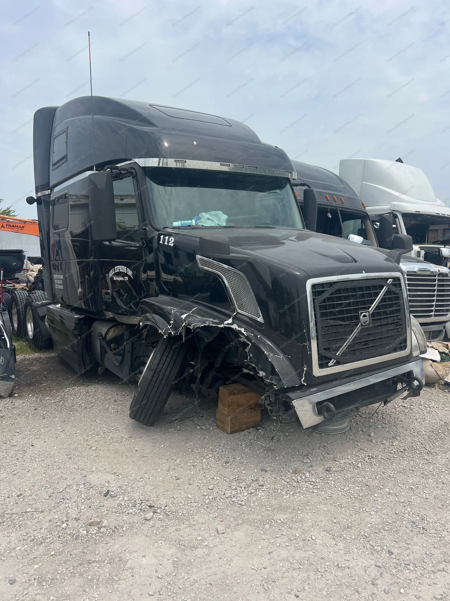 2015 VOLVO TRUCK VNL