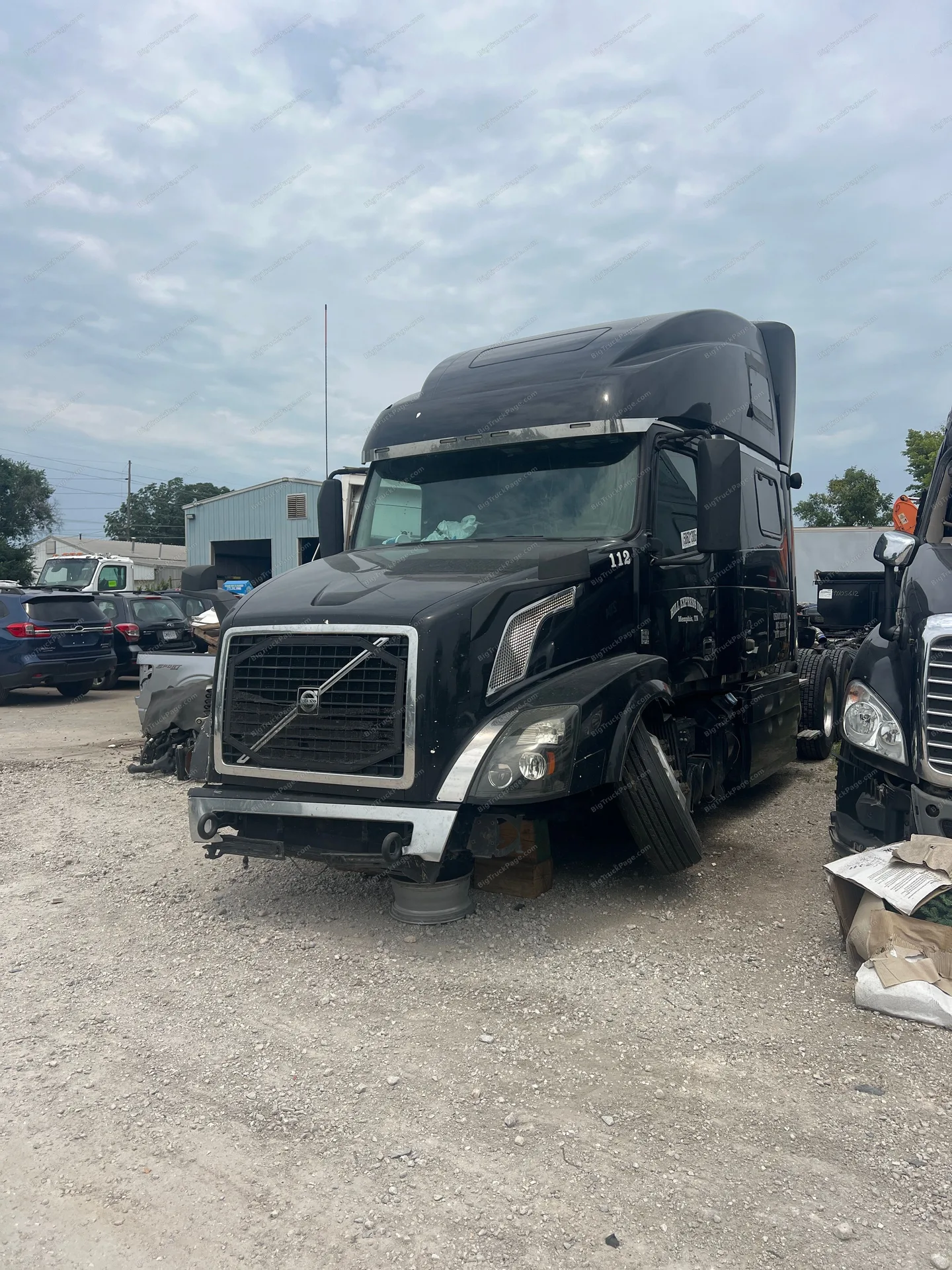 2015 VOLVO TRUCK VNL — photo 2