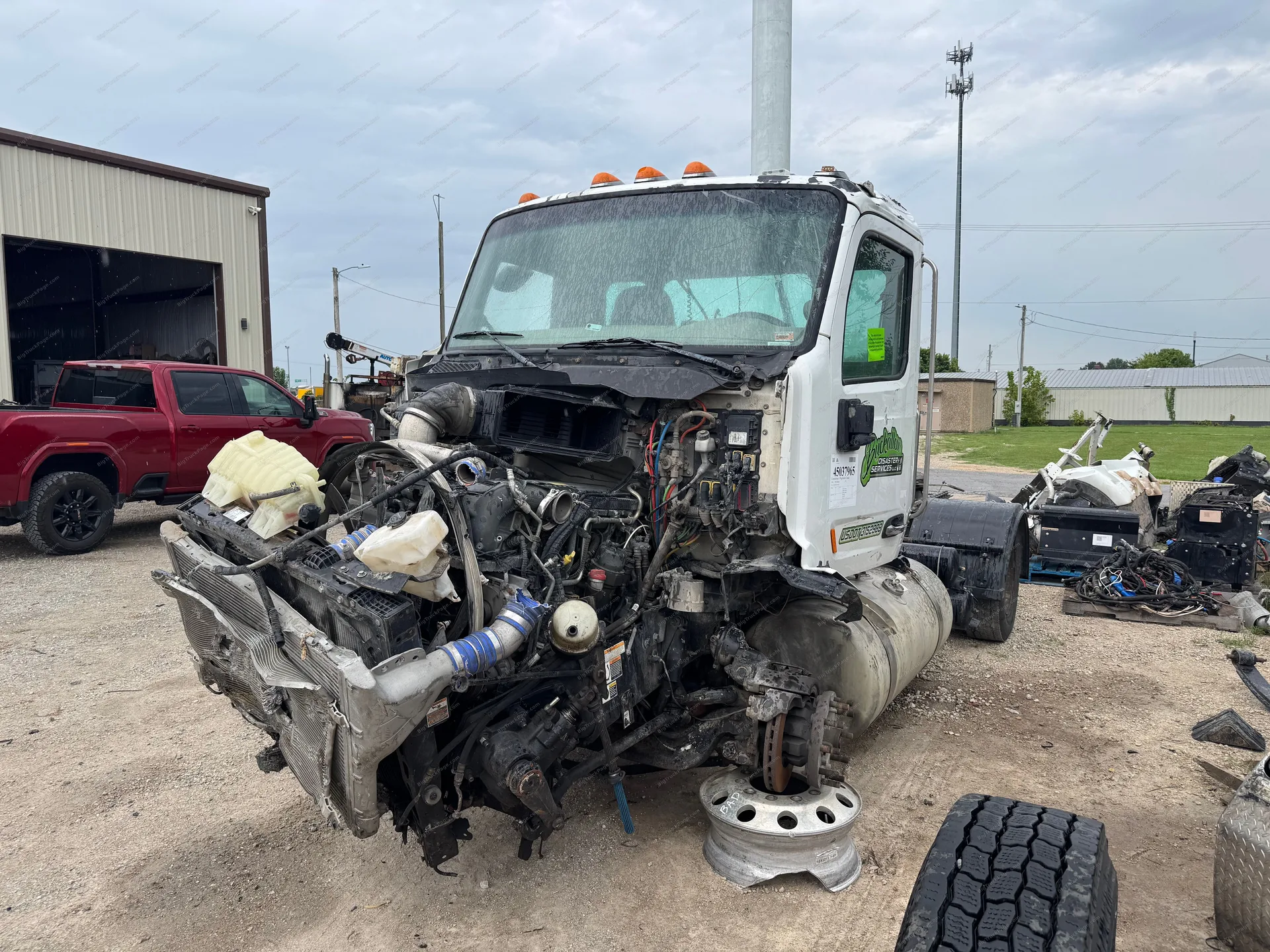 2016 PETERBILT 579 — photo 2