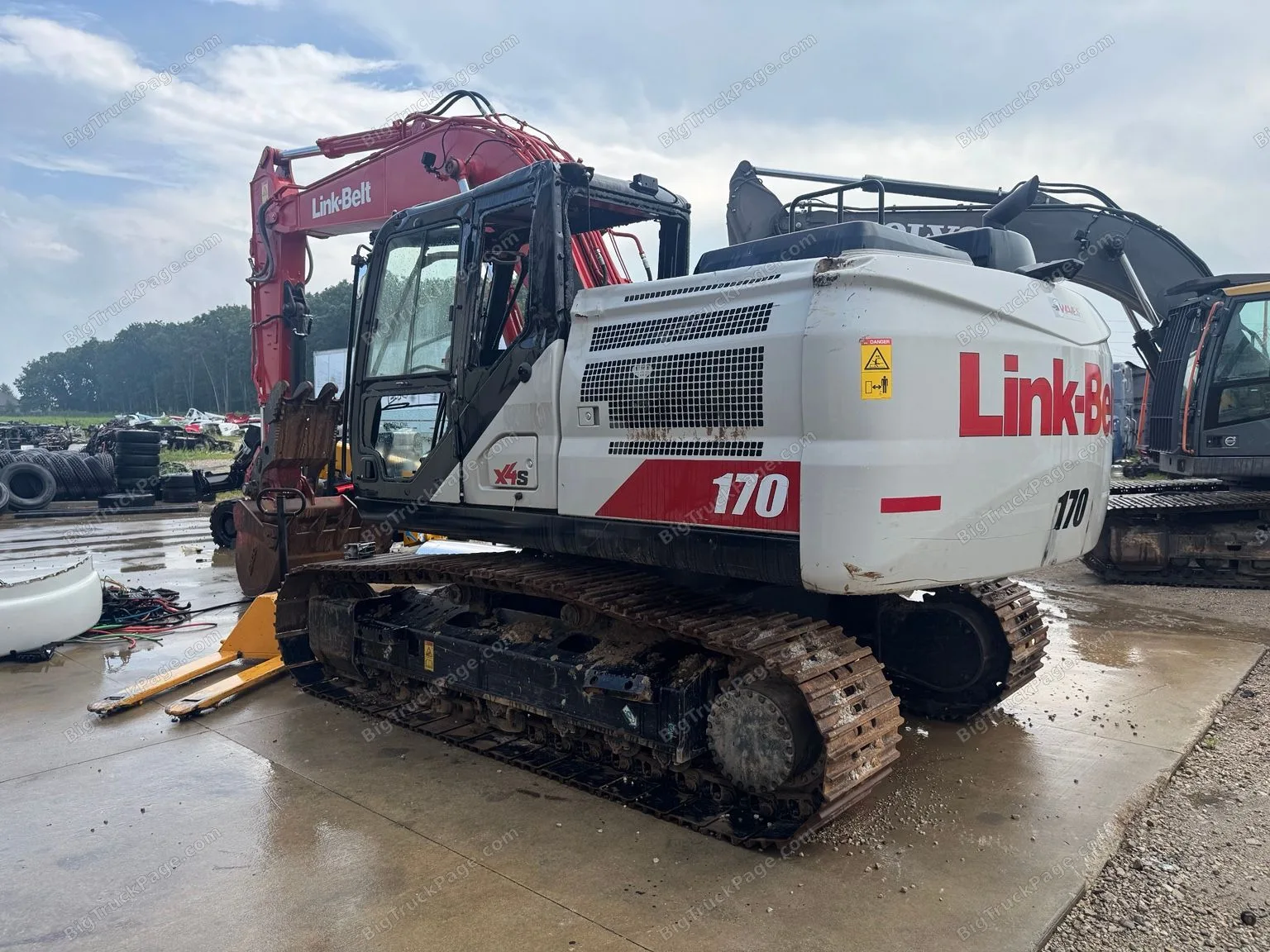 2024 LINK Link Excavator (used) — photo 2 in Strafford, MO | BigTruckPage.com