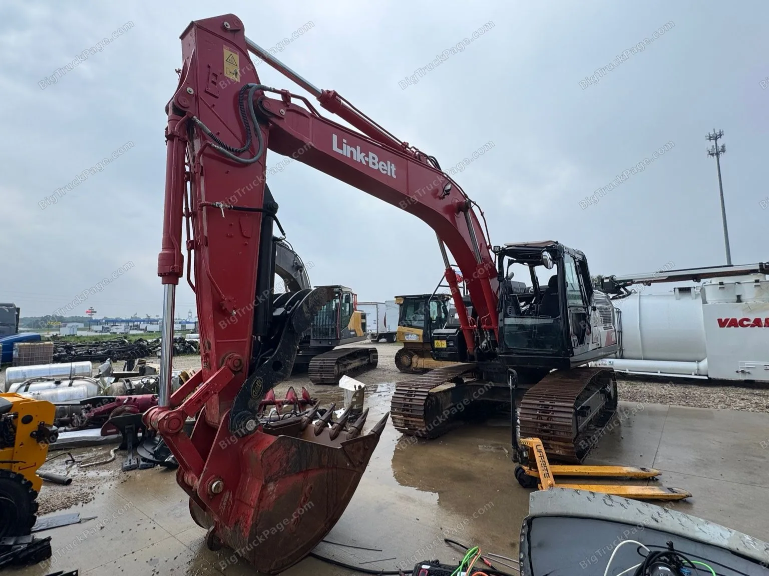 2024 LINK Link Excavator (used) — photo 4 in Strafford, MO | BigTruckPage.com