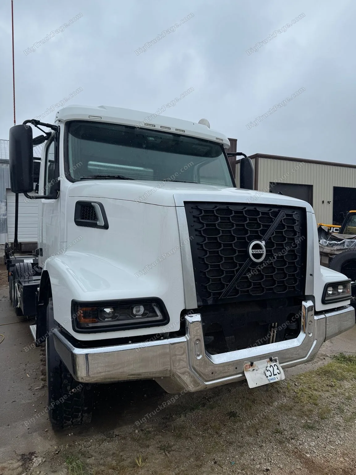 2024 Volvo VHD D13 Allison Automatic Pac-Mac Roll Off Truck 85K Miles
