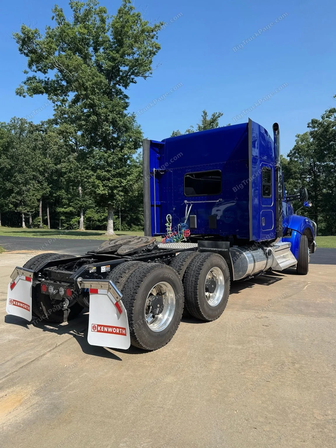 2024 KENWORTH T880 Sleeper Truck (used) — photo 3 in Strafford, MO | BigTruckPage.com