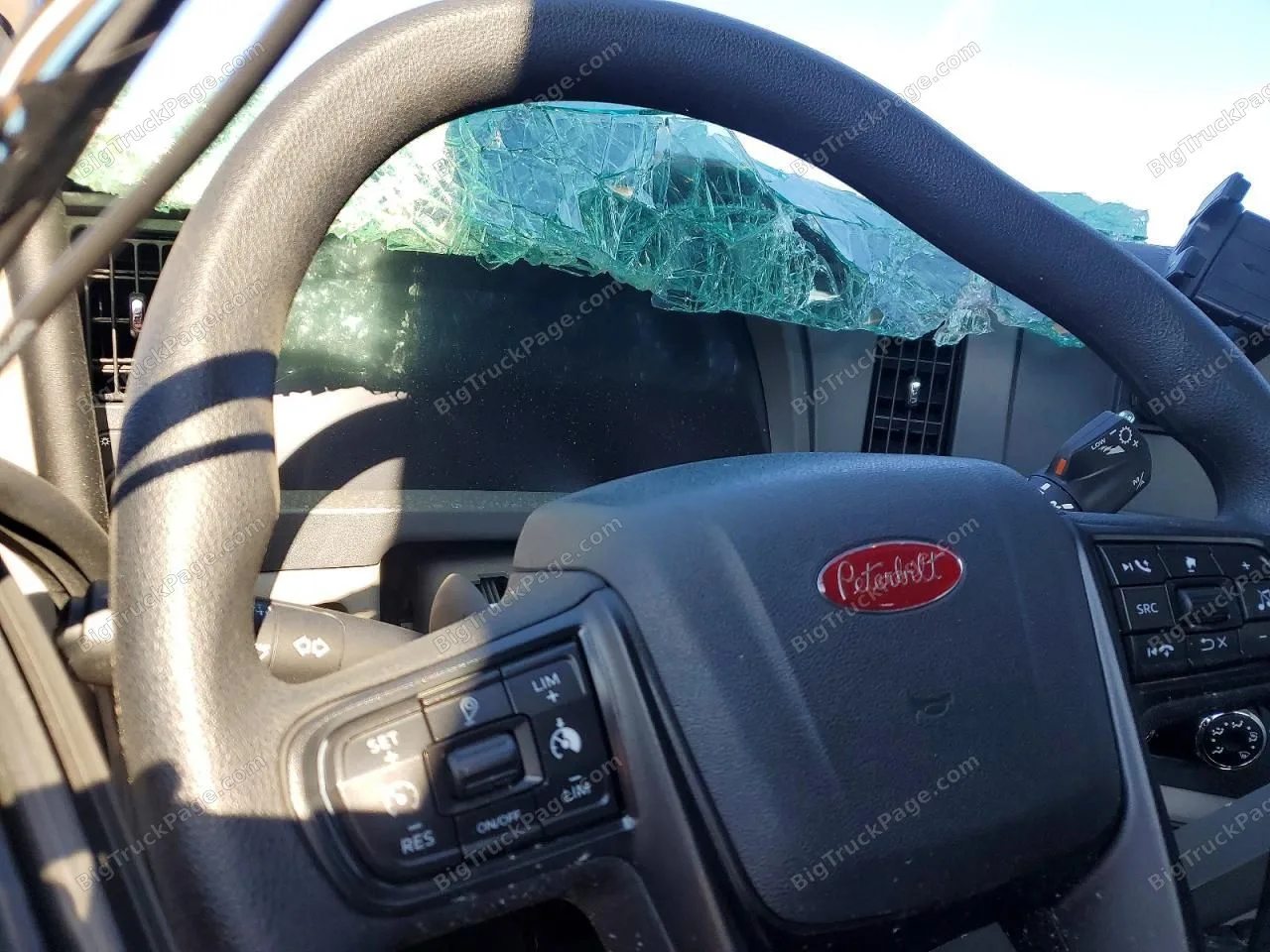 2026 PETERBILT 579 — photo 8