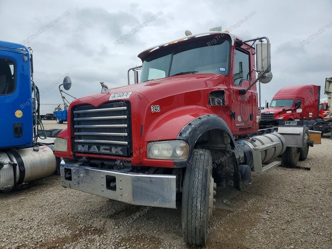 2013 MACK GU (Granite) — photo 2