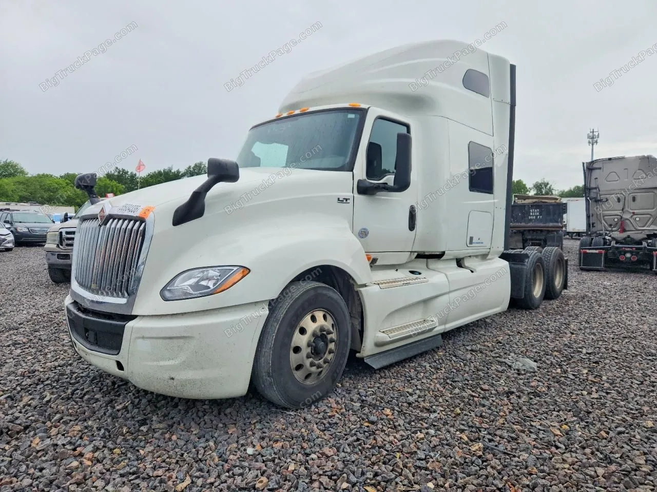 2022 INTERNATIONAL LT625 Sleeper Truck (used) — photo 2 in Strafford, MO | BigTruckPage.com