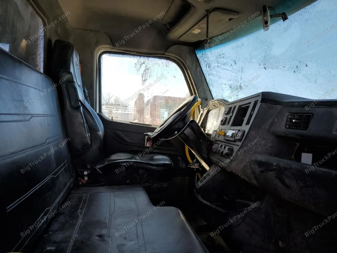 2023 PETERBILT 363 — photo 10