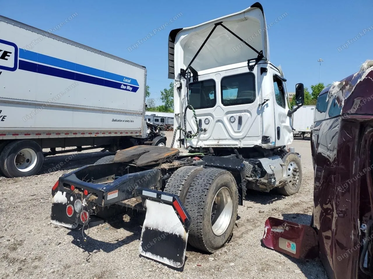 2025 FREIGHTLINER Cascadia — photo 5