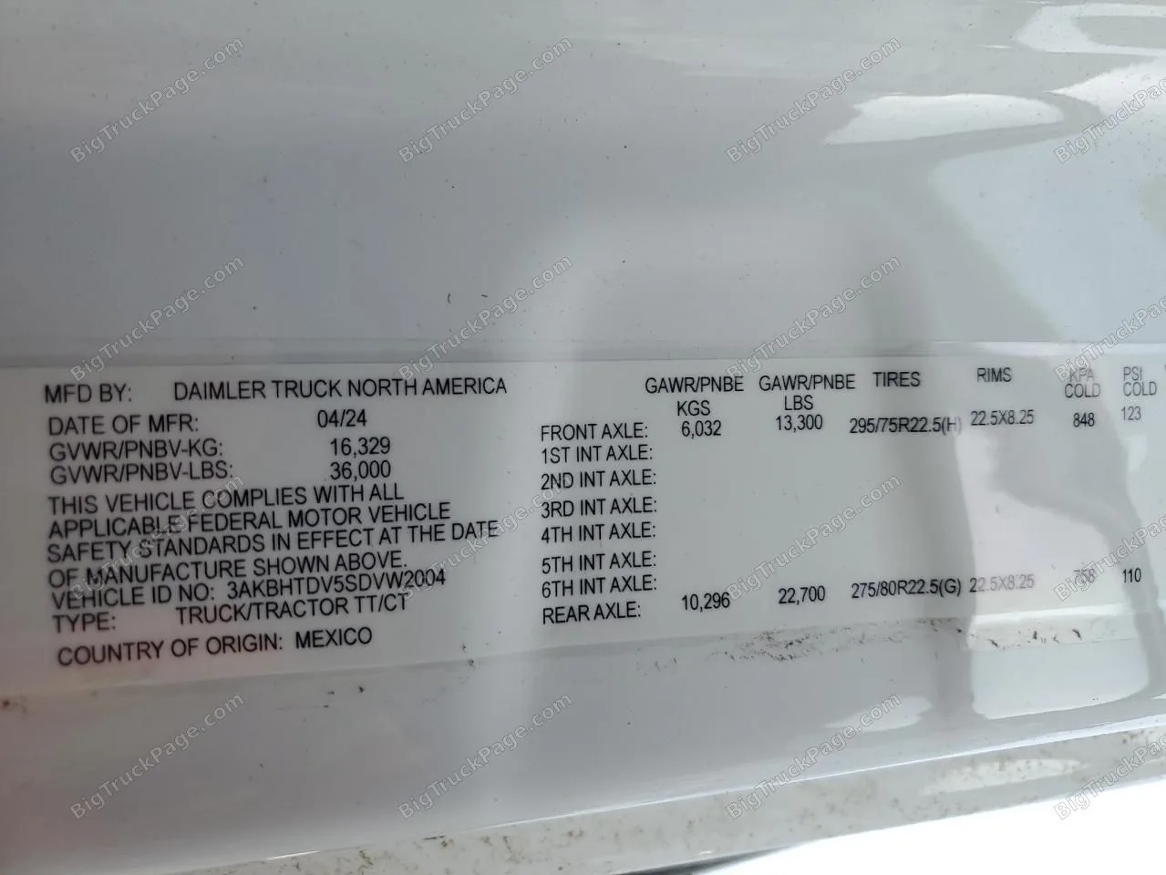 2025 FREIGHTLINER Cascadia — photo 10