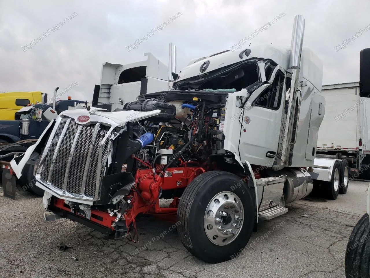 2024 PETERBILT 579 — photo 2