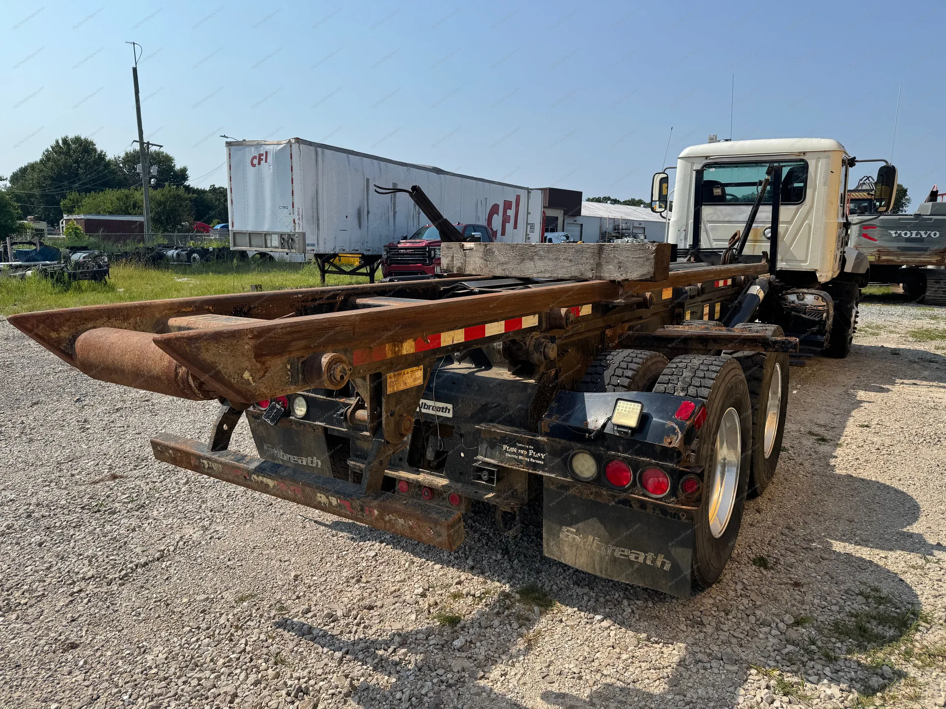 2014 FREIGHTLINER FLD Cab & Chassis (used) — photo 4 in Strafford, MO | BigTruckPage.com