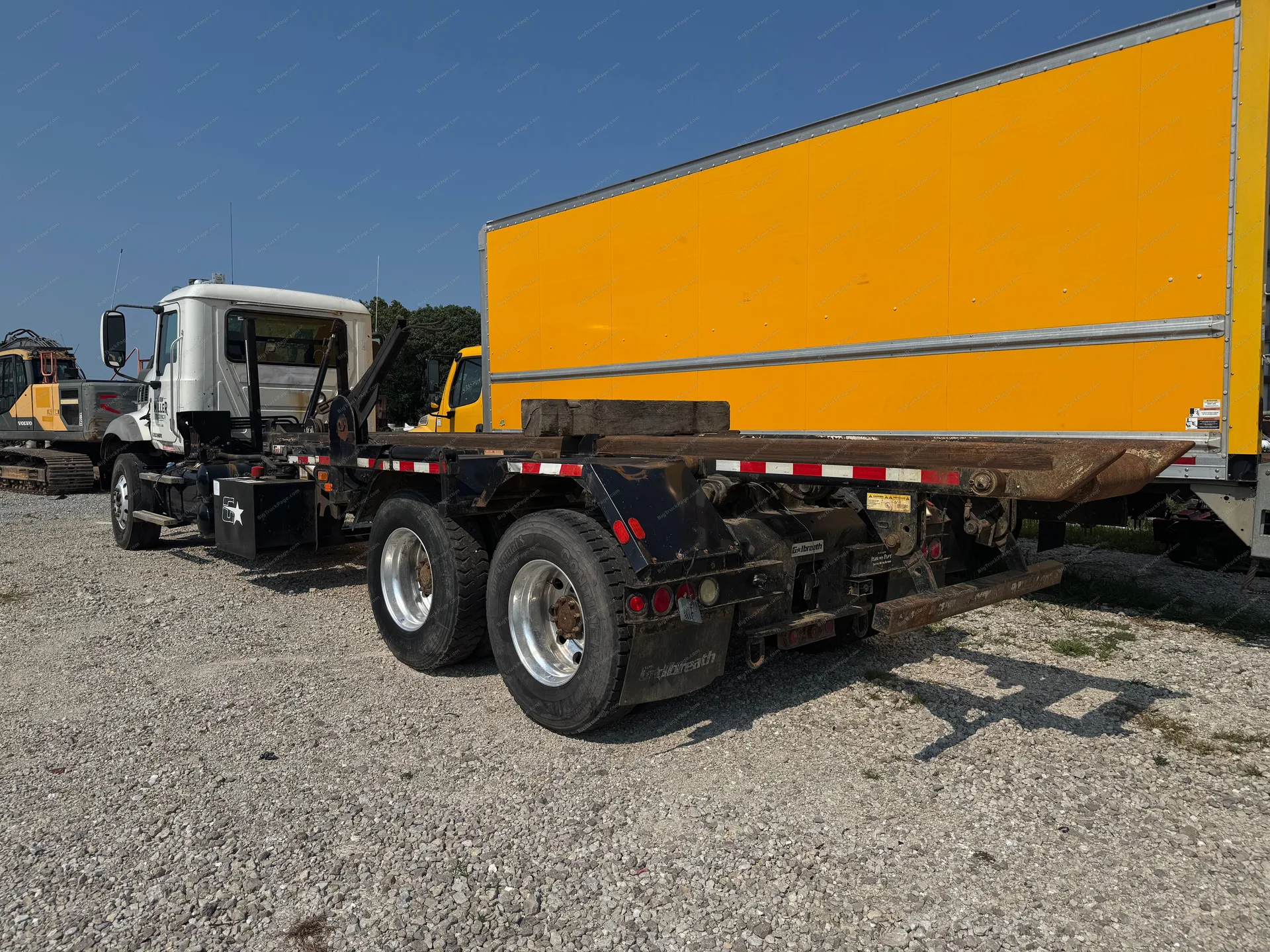 2014 FREIGHTLINER FLD Cab & Chassis (used) — photo 5 in Strafford, MO | BigTruckPage.com