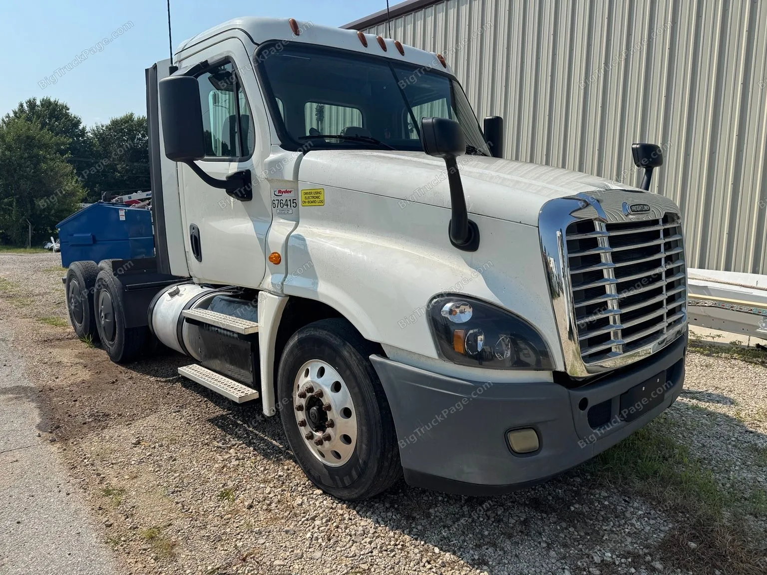 2017 Freightliner Cascadia Day Cab – 10-Speed Manual – Full Lockers – PTO Installed