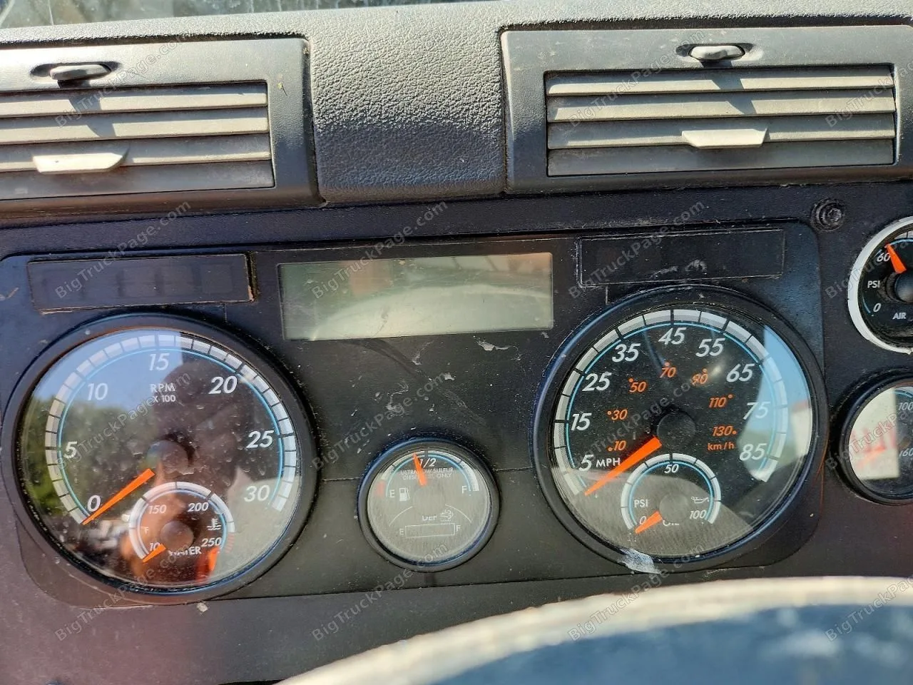 2018 FREIGHTLINER Cascadia — photo 9