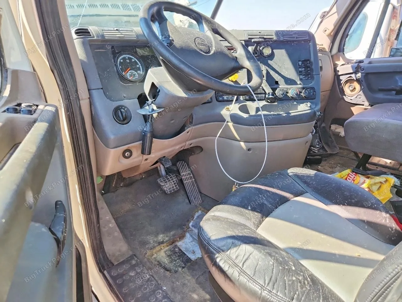 2018 FREIGHTLINER Cascadia — photo 8