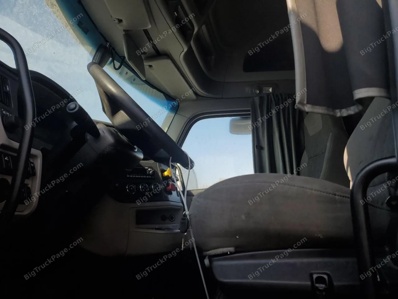 2024 PETERBILT 579 — photo 5
