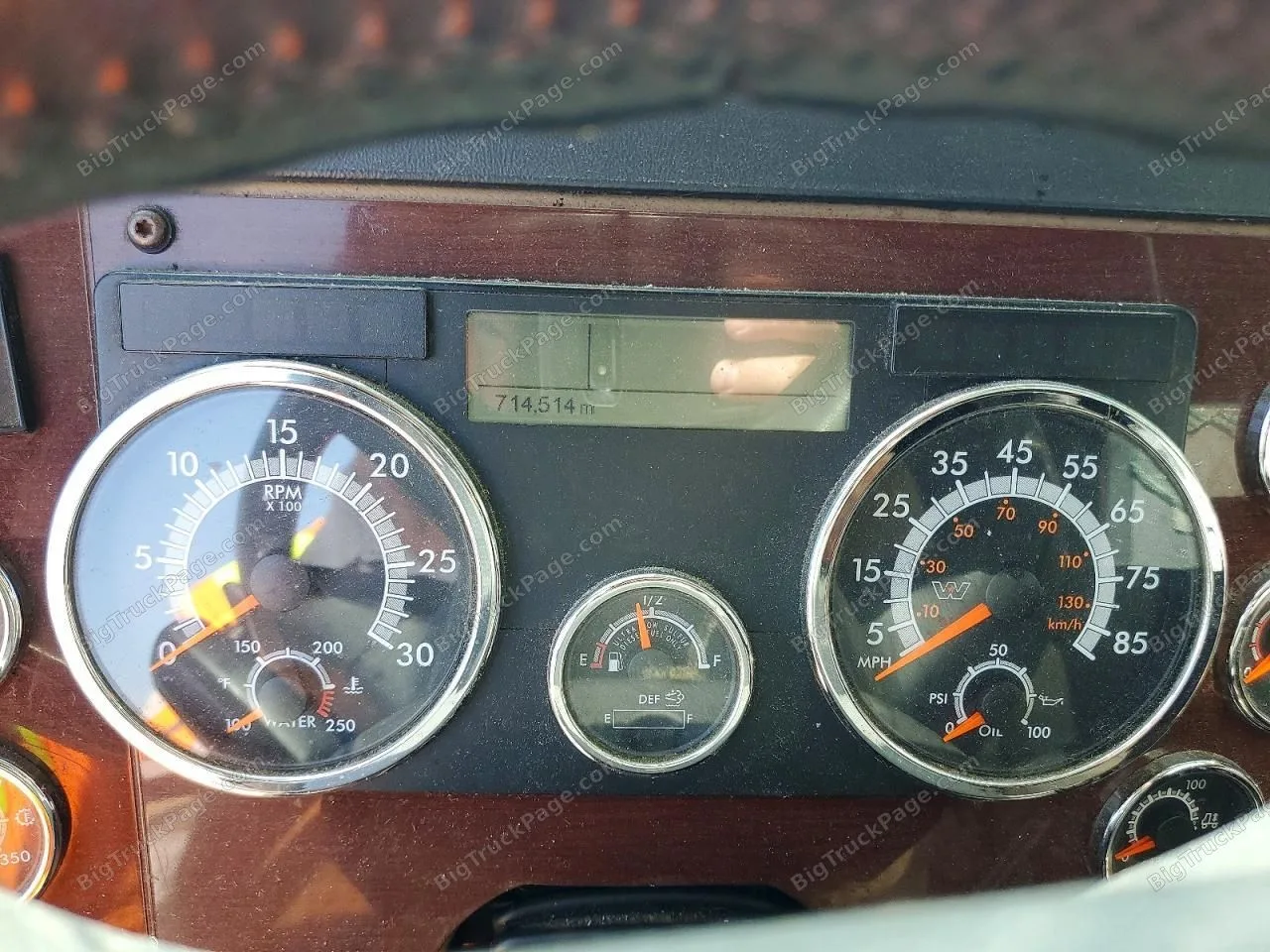 2022 WESTERN STAR 5700 — photo 8