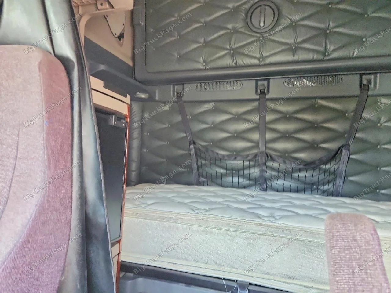 2020 FREIGHTLINER Cascadia — photo 10