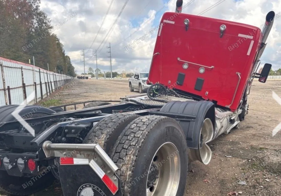 2025 KENWORTH T880 — photo 8