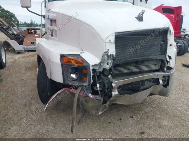 2019 MACK Anthem — photo 10