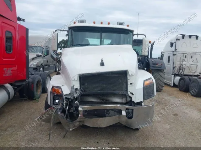2019 MACK Anthem — photo 12