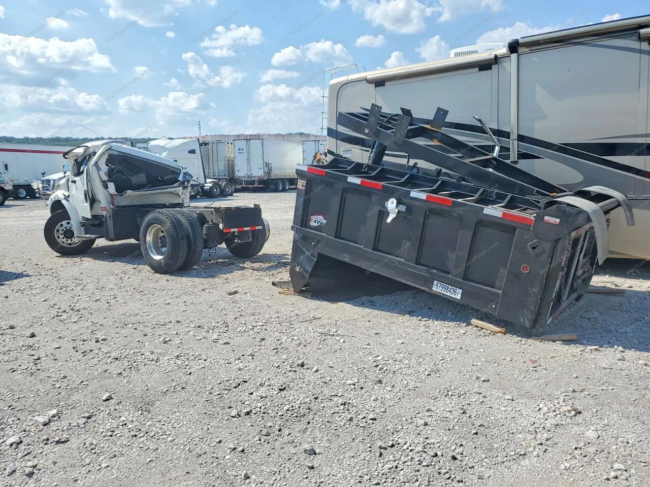 2019 FREIGHTLINER M2 — photo 2