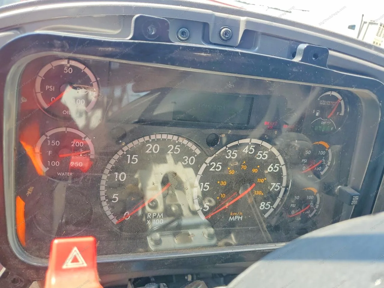 2019 FREIGHTLINER M2 — photo 9