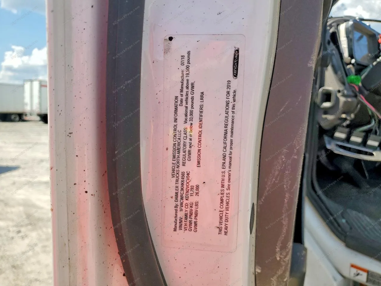 2019 FREIGHTLINER M2 — photo 12