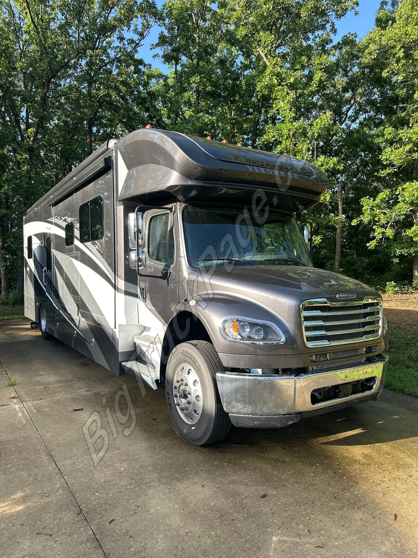 2023 FREIGHTLINER M2