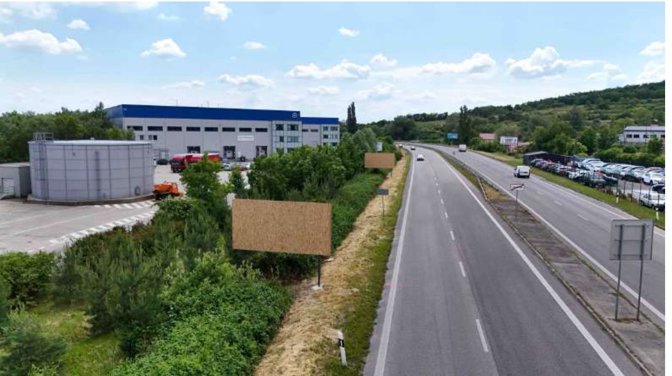 Billboard Svätý Jur - Cesta medzi Bratislavou a Pezinkom - Billboard na prenájom v Hlavná cesta medzi Bratislavou a Pezinkom