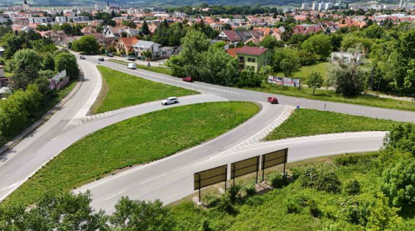 Billboard Pezinok - Križovatka Viničianska a Senecká - Billboard na prenájom v Križovatka ulíc Viničianska a Senecká priamo v Pezinku