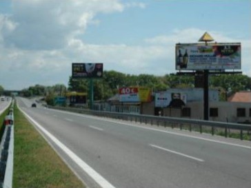 Billboard Báb - Rýchlostná komunikácia Trnava - Nitra - Billboard na prenájom v Rýchlostná komunikácia Trnava - Nitra, pri križovatke Báb, smer Nitra, Báb