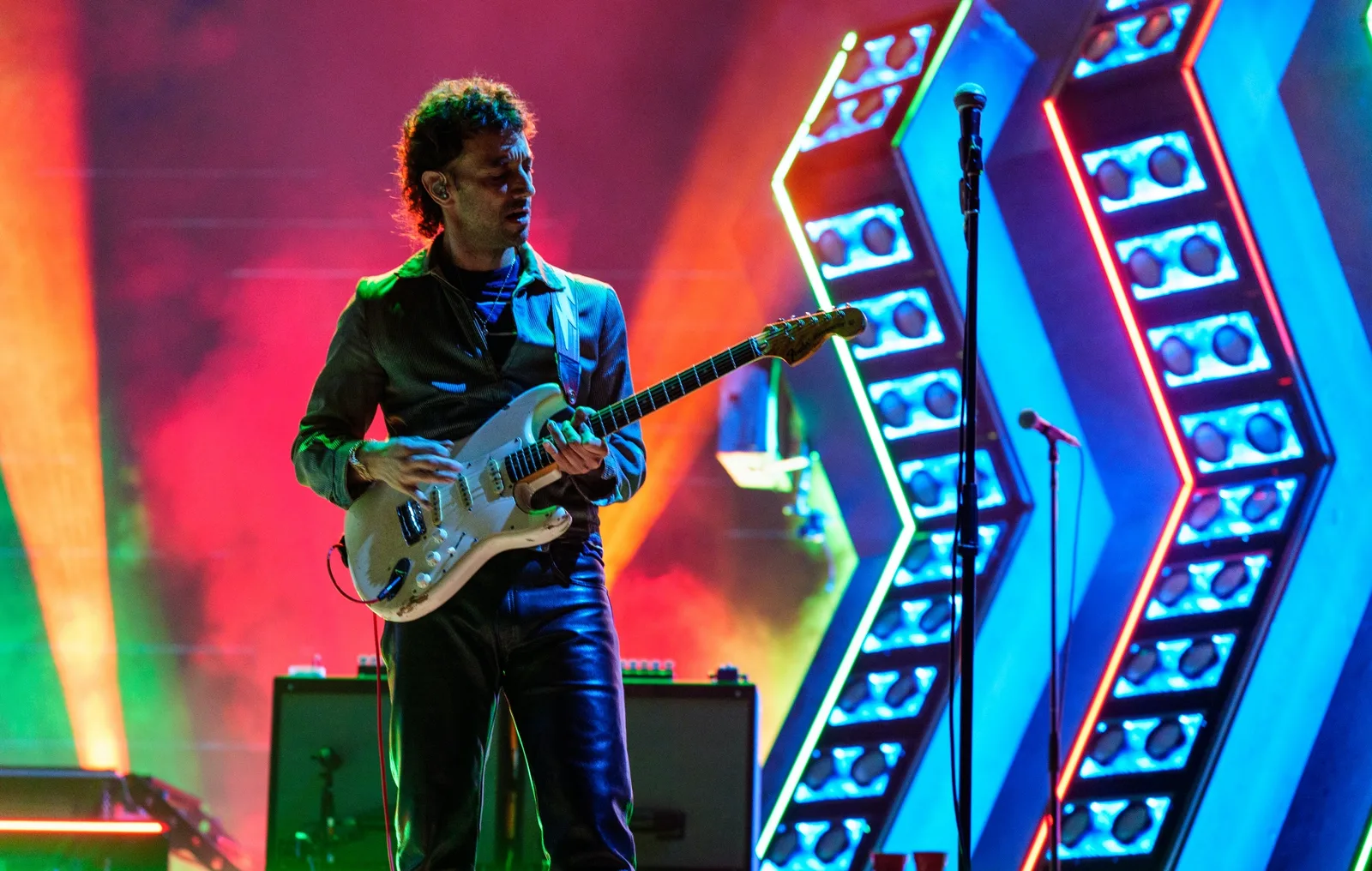 Albert Hammond Jr.'dan 'Angles' İtirafı: The Strokes'un O Albümü Neden 'Düz' Kaldı?