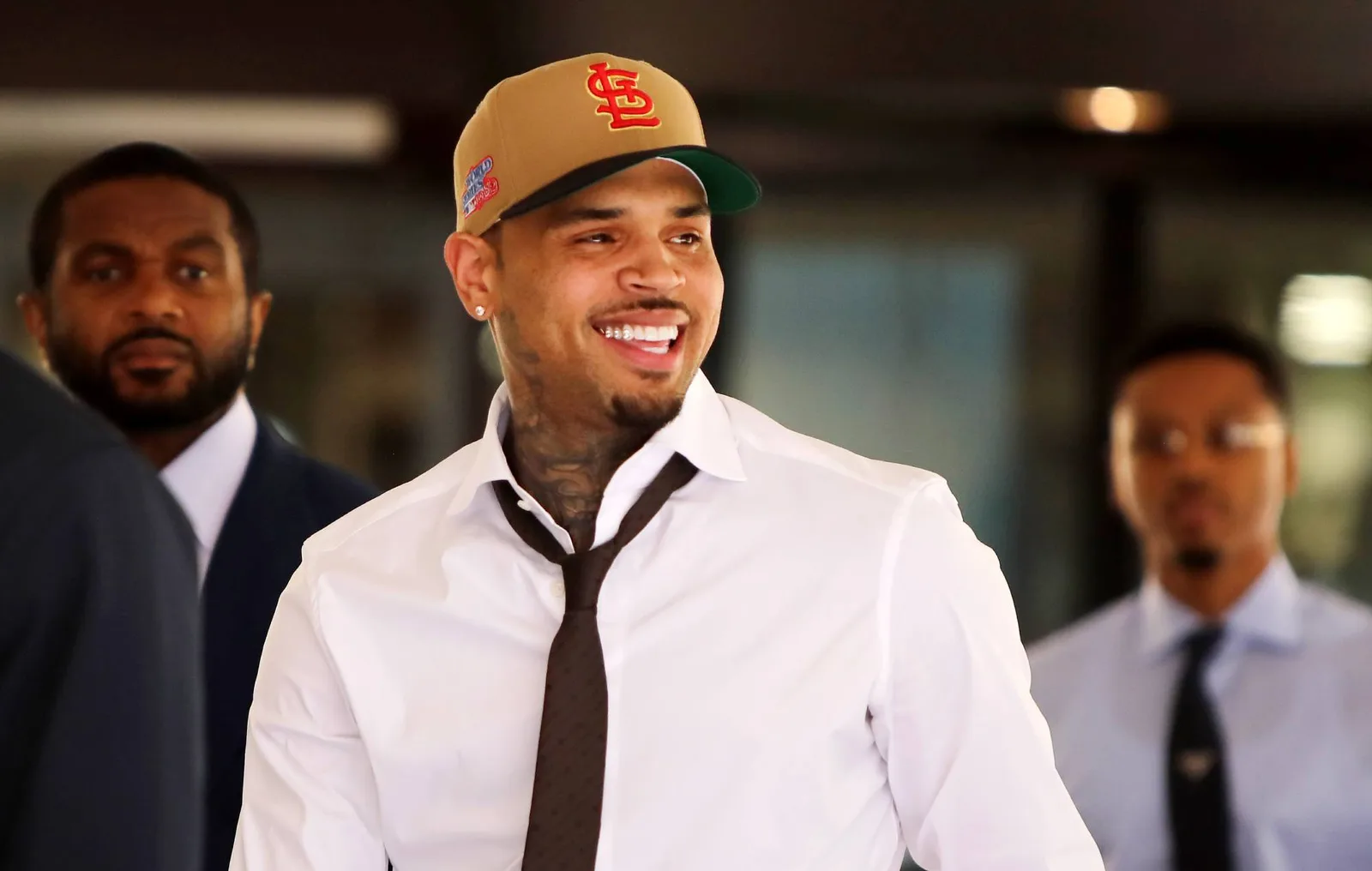 Chris Brown, Londra Gece Kulübü Olayında Suçunu Kabul Etti