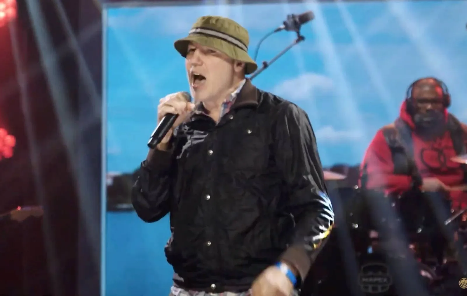 New Radicals 28 Yıl Sonra Sahneye Dönüyor: 'One Night Only (Break Loose Break Free!)' ile Romantik Komedilere İmza Atıyor