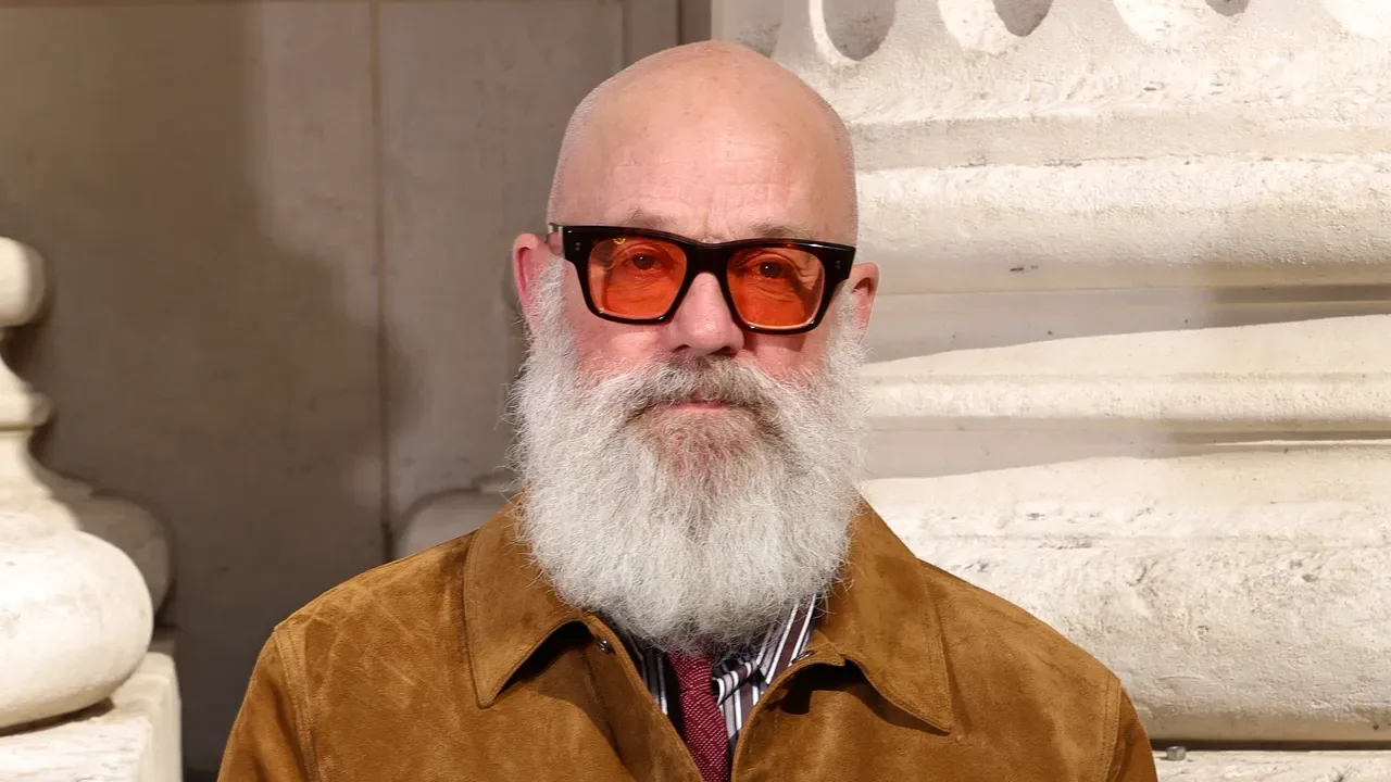 Michael Stipe’ten Yeni Solo Şarkı: “Hum Desiderata”
