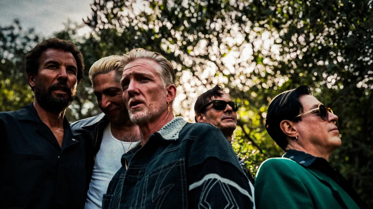 Queens of the Stone Age Üç Yıl Sonra 'Easy Street' ile Geri Döndü