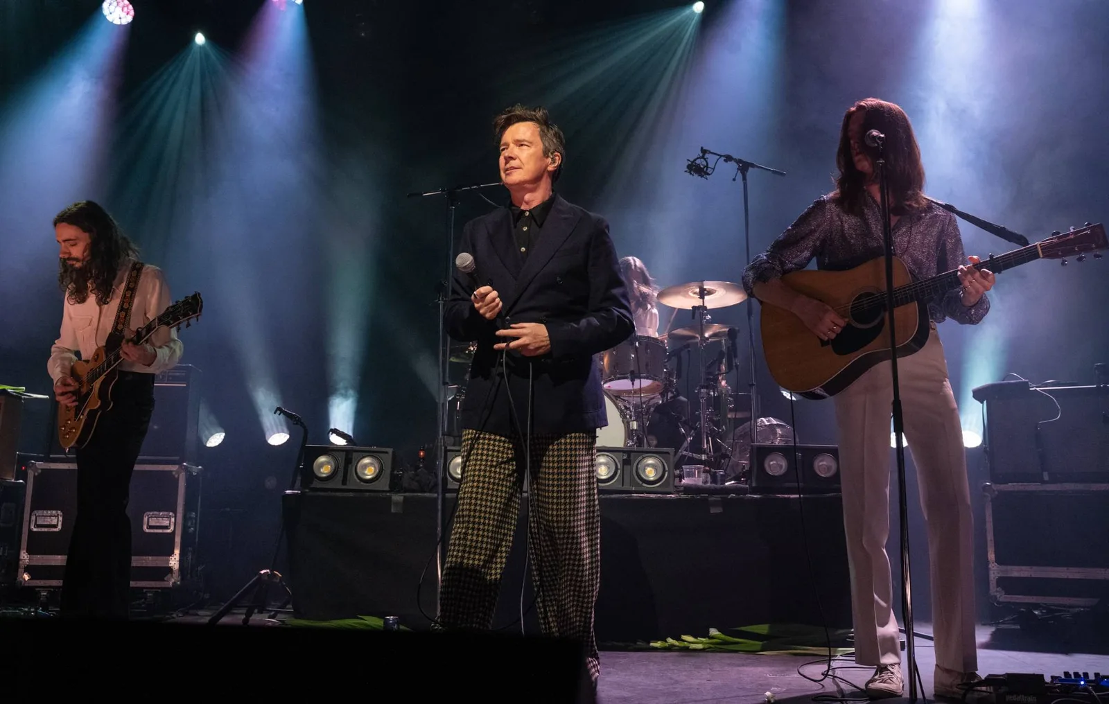 Rick Astley, Blossoms’ın Tramlines Performansında Sürpriz Düetle Sahne Aldı
