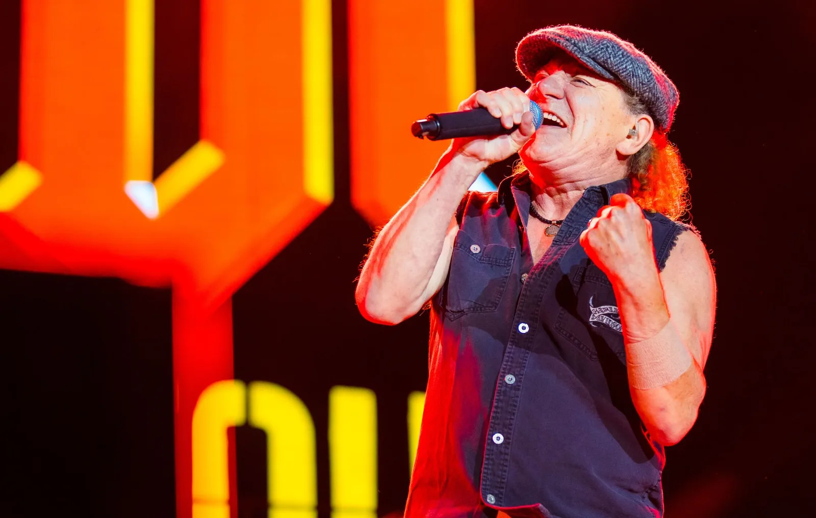AC/DC 2026 Kuzey Amerika Turnesine Klasiklerle Dolu Bir Şovla Başladı