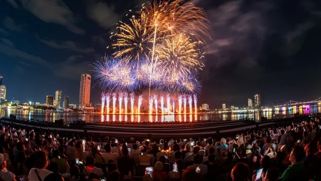 Da Nang'ın Keyfini Çıkarın: Temmuz Ayında Festival Rüzgârı