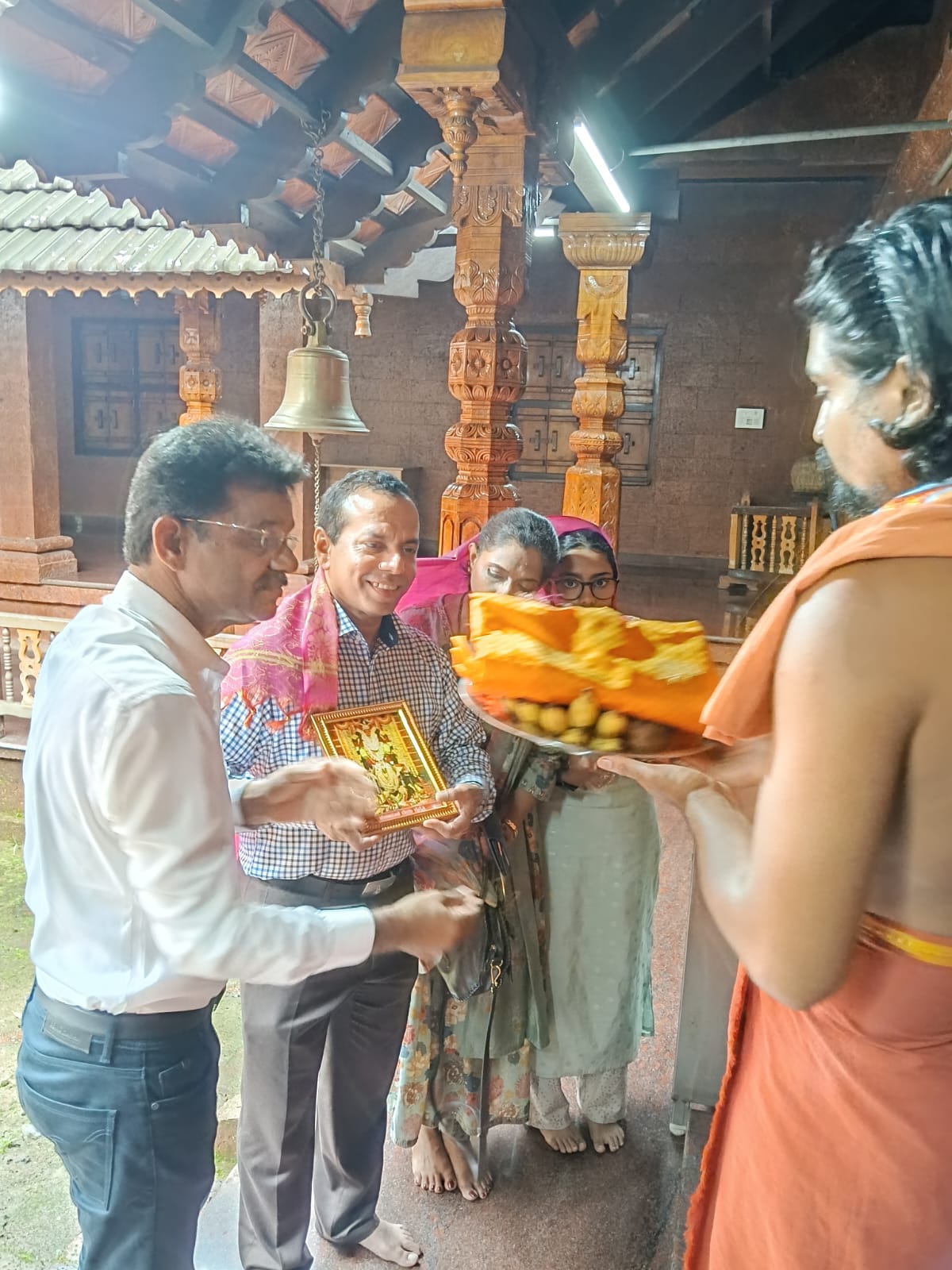 ಬ್ರಿಟನ್ ಬಿಲ್ಲವ ಬಳಗ ಯುಕೆ ಸಂಸ್ಥಾಪಕ ಅಧ್ಯಕ್ಷ ಡಾ. ಮನೋಜ್ ಪೂಜಾರಿ ಅವರಿಂದ ಶ್ರೀ ಕ್ಷೇತ್ರ ಗೆಜ್ಜೆಗಿರಿ ಅನ್ನಛತ್ರ ನಿರ್ಮಾಣಕ್ಕೆ ₹1 ಲಕ್ಷ ದೇಣಿಗೆ