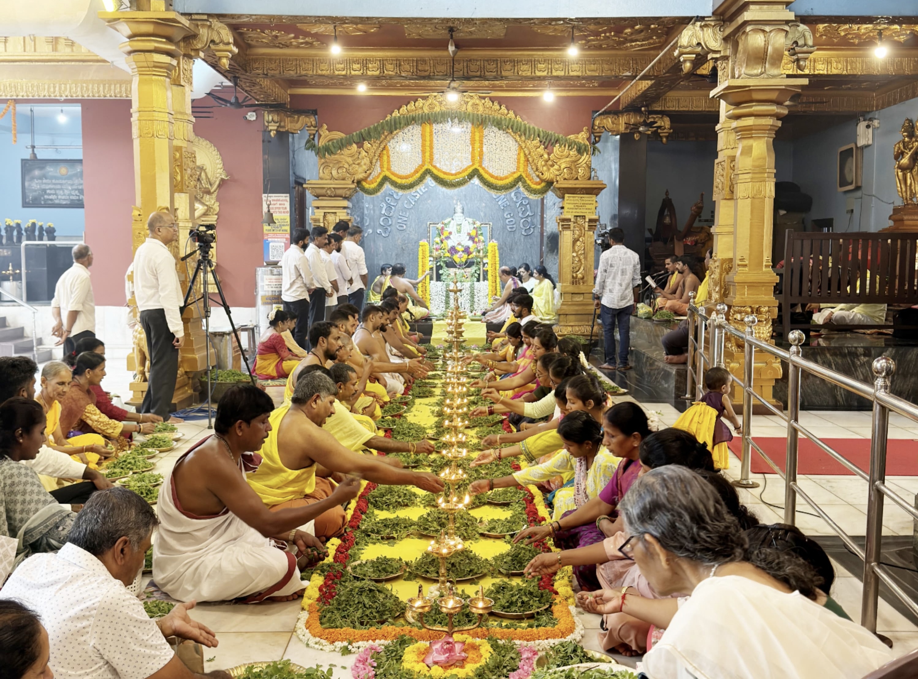 ಕುದ್ರೋಳಿ ಕ್ಷೇತ್ರದಲ್ಲಿ ಭಕ್ತಿಭಾವದಿಂದ ಗುರು ಪೂರ್ಣಿಮೆ ಆಚರಣೆ ; ಲೋಕಕಲ್ಯಾಣಾರ್ಥಕ್ಕಾಗಿ ಲಕ್ಷ ತುಳಸಿ ಅರ್ಚನೆ