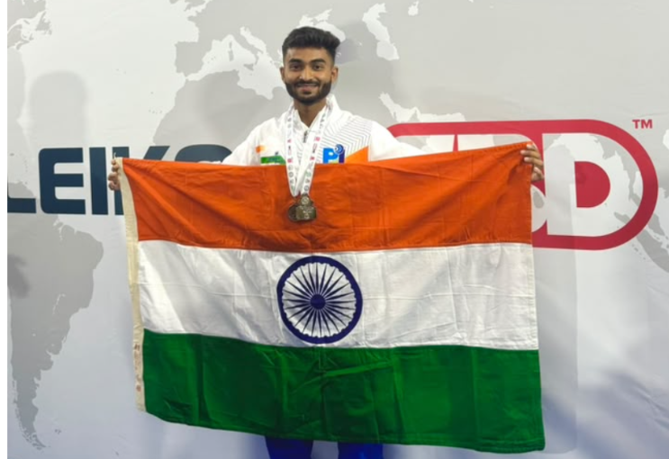 ಇಸ್ತಾಂಬುಲ್ ಏಷ್ಯನ್ ಬೆಂಚ್ ಪ್ರೆಸ್ ಚಾಂಪಿಯನ್‌ಶಿಪ್‌:  ಭಾರತವನ್ನು ಪ್ರತಿನಿಧಿಸಿ ಕಿನ್ನಿಗೋಳಿಯ ಯುವ ಪವರ್‌ಲಿಫ್ಟರ್‌ ಕೀರ್ತನ್ ಕಟೀಲ್‌ಗೆ ಬೆಳ್ಳಿ ಪದಕ 