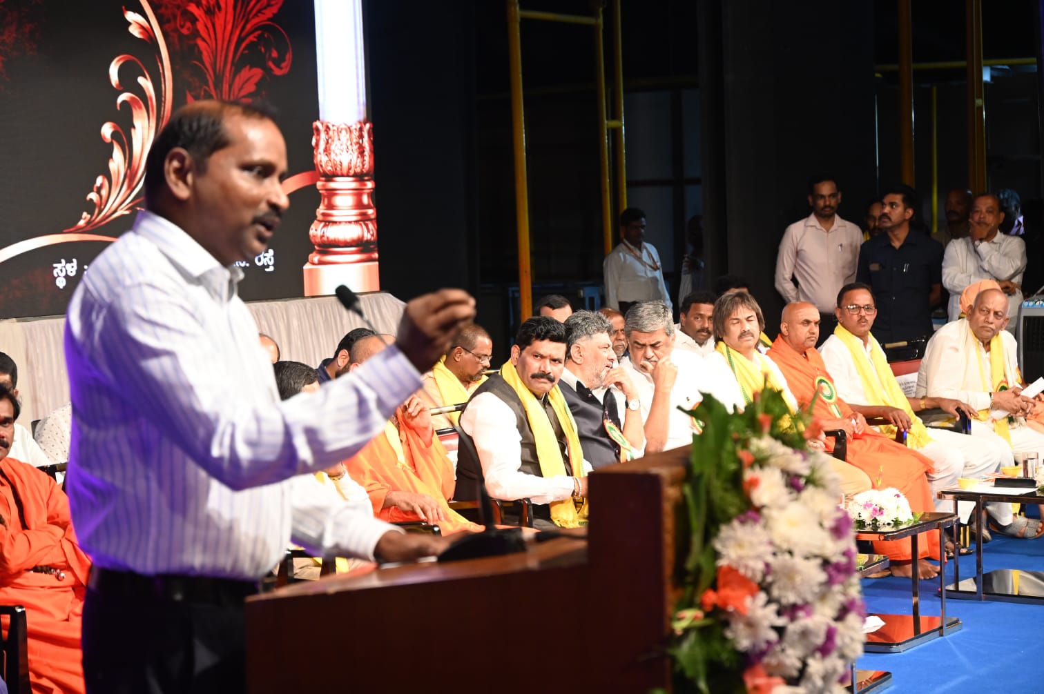 ನಾರಾಯಣ ಗುರುಗಳ ಮೌನಕ್ರಾಂತಿ ಸಮಾಜ ಪರಿವರ್ತನೆಗೆ ದಾರಿದೀಪ, ನಾರಾಯಣ ಗುರುಗಳದ್ದು ಸಮಾಜ ಕಟ್ಟುವಲ್ಲಿ ರಕ್ತಕ್ರಾಂತಿಯ ದಾರಿಯಲ್ಲ, ಅವರದ್ದು ಮೌನಕ್ರಾಂತಿ: ಮೂಡುಬಿದಿರೆಯ ಆಳ್ವಾಸ್ ಕಾಲೇಜಿನ ಪ್ರಾಧ್ಯಾಪಕ ಡಾ. ಯೋಗೀಶ ಕೈರೋಡಿ 