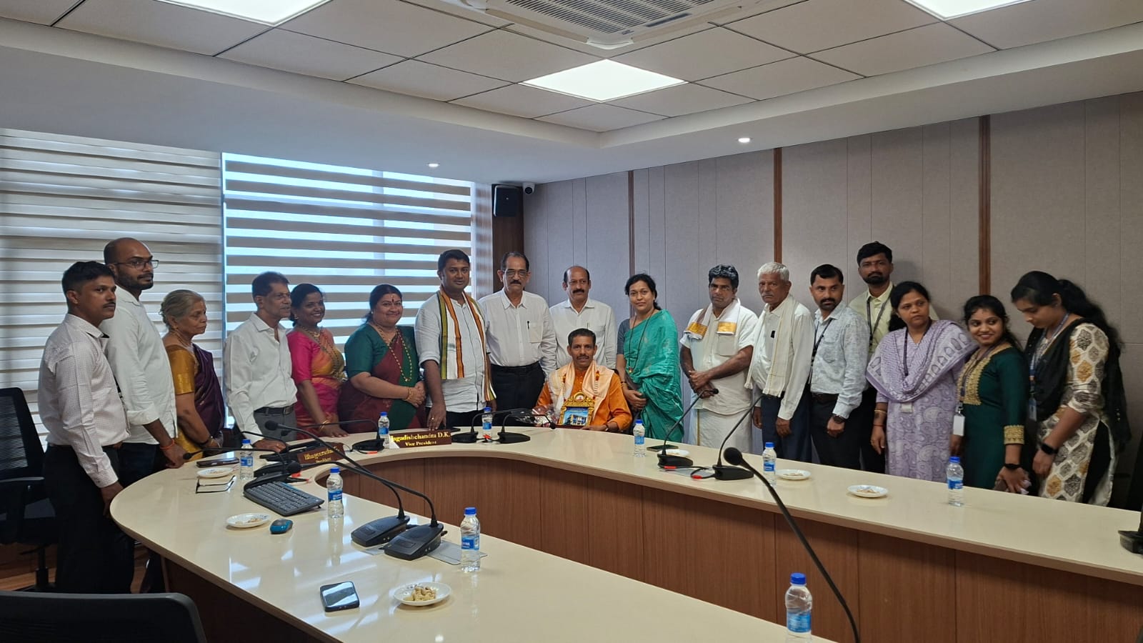 ಗುರುದೇವ ಸಹಕಾರ ಸಂಘಕ್ಕೆ ಒಮಾನ್ ಬಿಲ್ಲವಾಸ್ ತಂಡದ ಭೇಟಿ