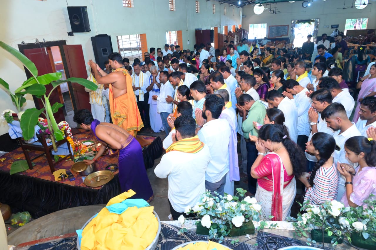 ಸುಳ್ಯ: ಬ್ರಹ್ಮಶ್ರೀ ನಾರಾಯಣ ಗುರು ಜಯಂತಿ ಆಚರಣೆ, ಪ್ರತಿಭಾವಂತ ವಿದ್ಯಾರ್ಥಿಗಳಿಗೆ ಪ್ರತಿಭಾ ಪುರಸ್ಕಾರ