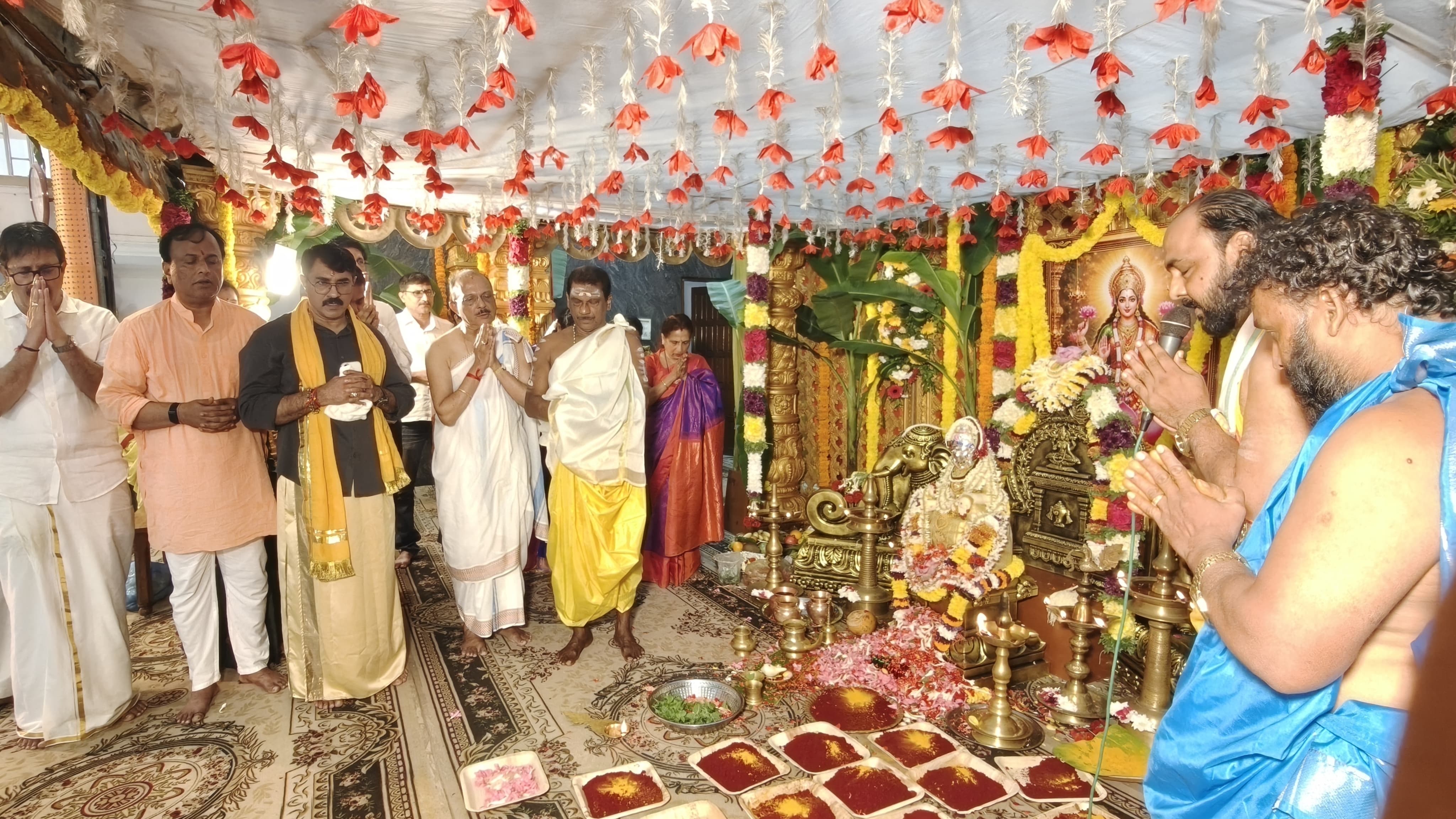 ಕುದ್ರೋಳಿಯಲ್ಲಿ ಶ್ರದ್ಧಾಭಕ್ತಿಯಿಂದ ವರಮಹಾಲಕ್ಷ್ಮೀ ಪೂಜೆ; ಸಹಸ್ರಾರು ಮಾತೆಯರ ಭಾಗಿ