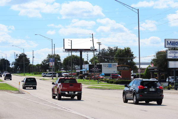 US 17/92 WS 0.92mi N/O SR 434 F/N - Single
