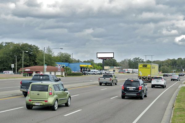 US 27 WS 2.4mi N/O SR 50 W F/S - Single
