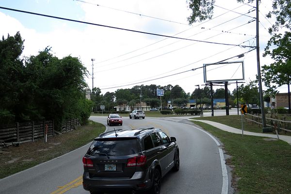 SR 551 WS 0.57mi N/O University Blvd F/N - Single